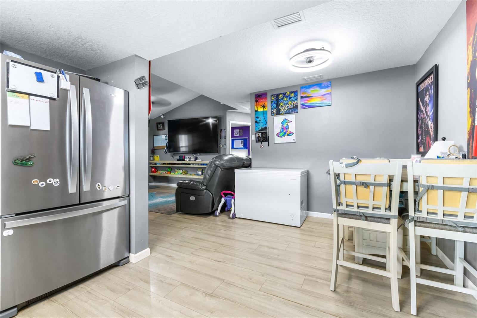 Listing photo id 10 for 5304 Cherry Ave