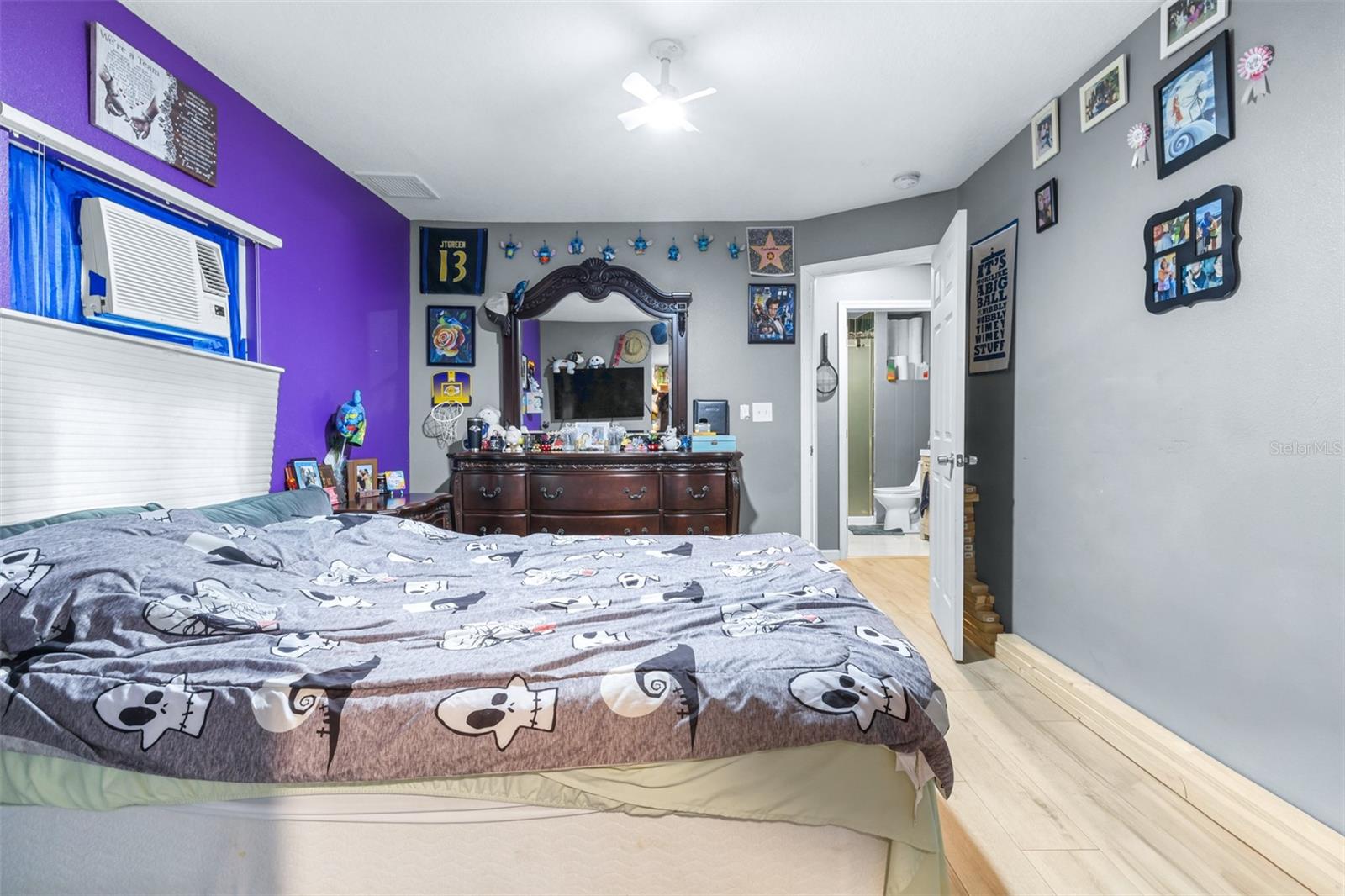 Listing photo id 15 for 5304 Cherry Ave