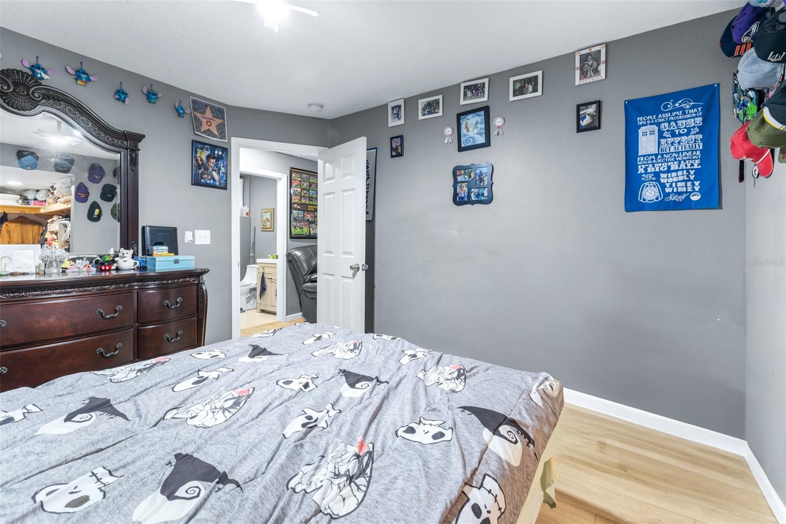 Listing photo id 16 for 5304 Cherry Ave