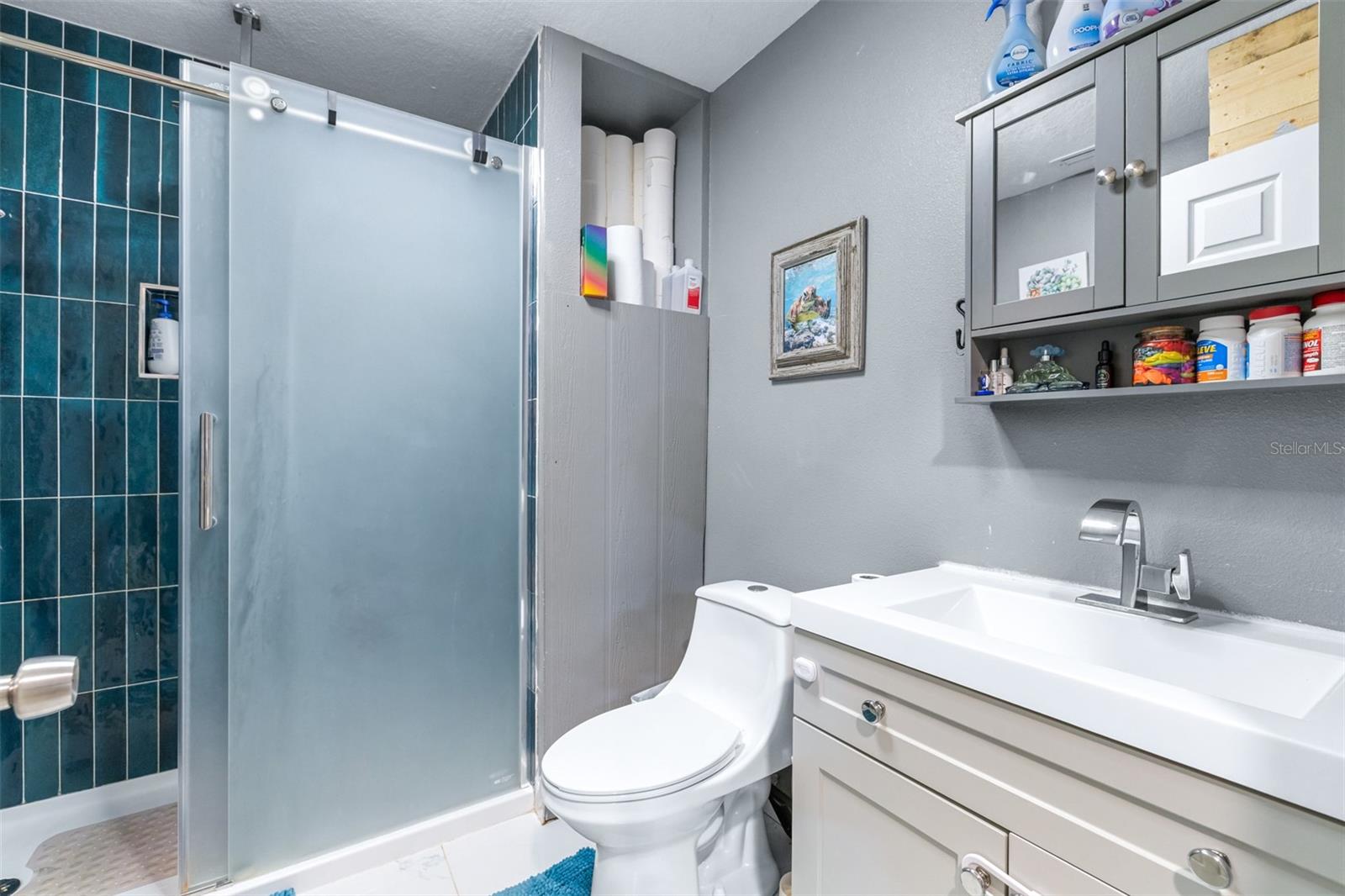 Listing photo id 17 for 5304 Cherry Ave