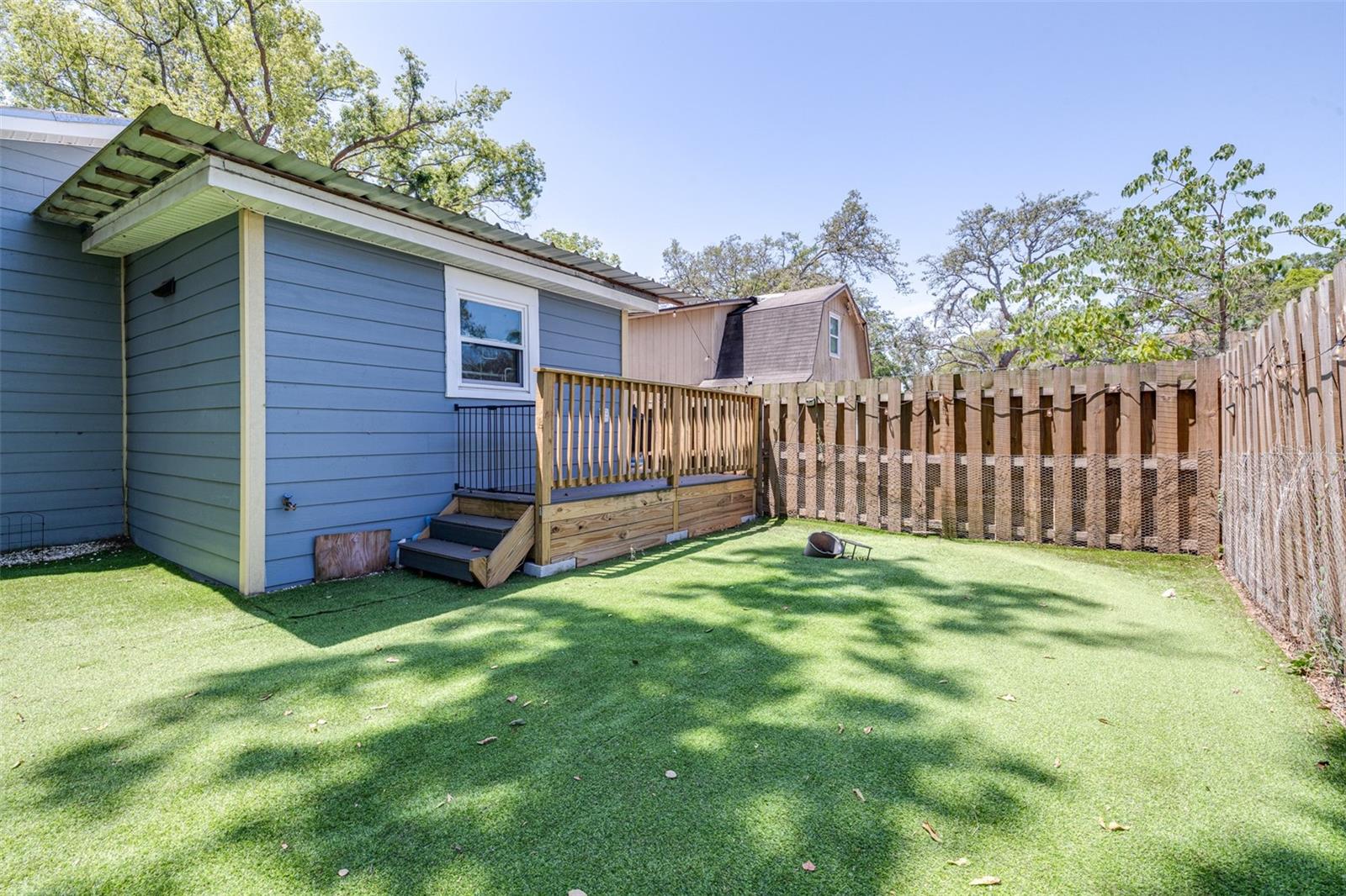 Listing photo id 24 for 5304 Cherry Ave