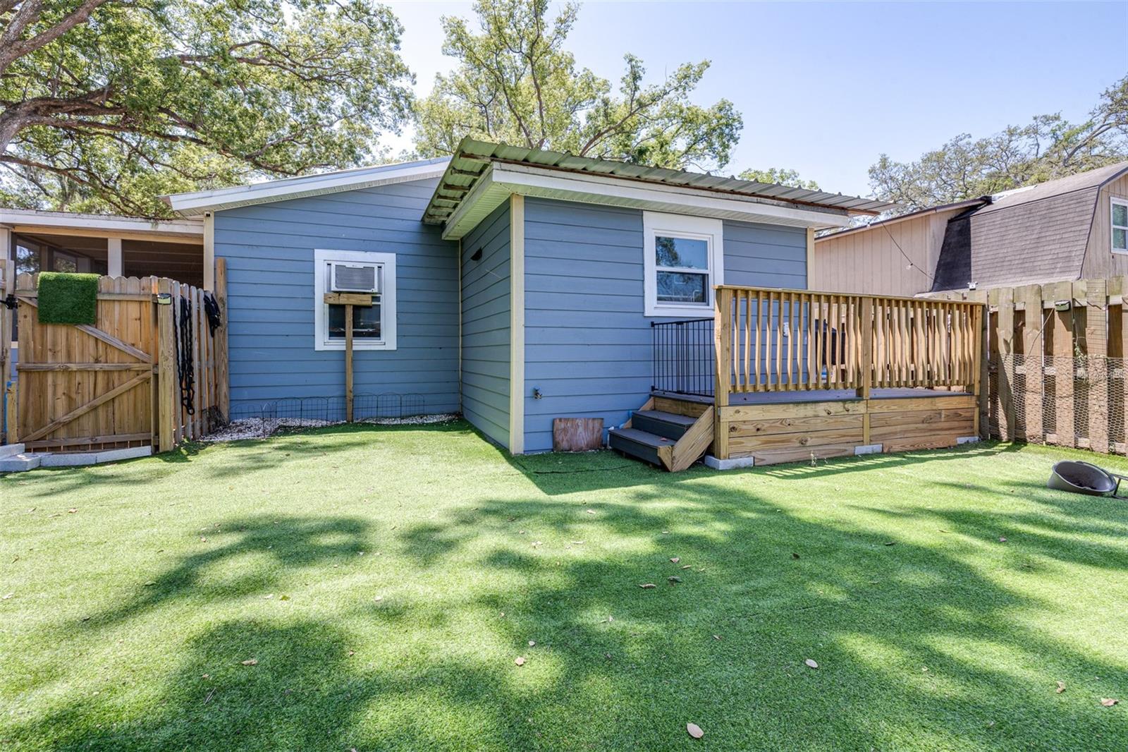 Listing photo id 25 for 5304 Cherry Ave