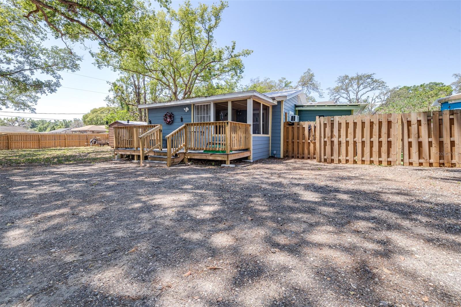 Listing photo id 27 for 5304 Cherry Ave