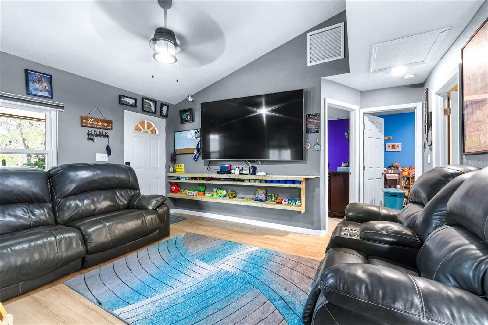 Listing photo id 4 for 5304 Cherry Ave