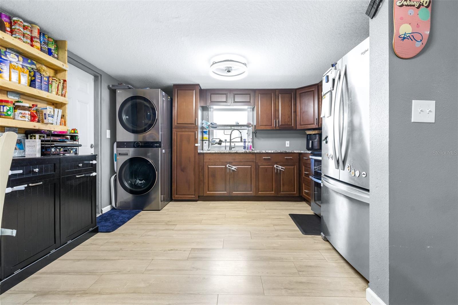 Listing photo id 6 for 5304 Cherry Ave
