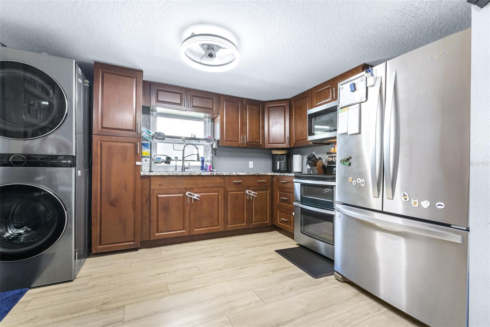 Listing photo id 7 for 5304 Cherry Ave