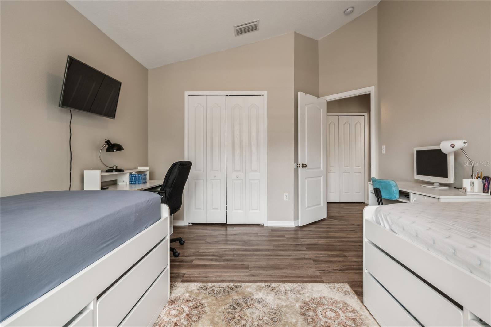 Image 13 of 24 For 5534 Kinglethill Drive