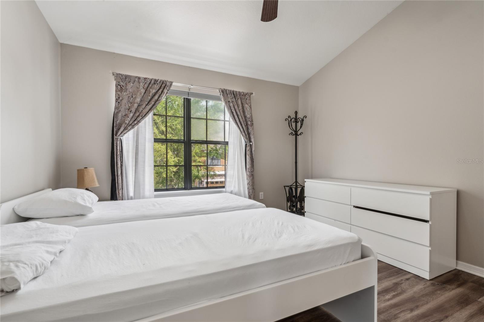 Image 17 of 24 For 5534 Kinglethill Drive