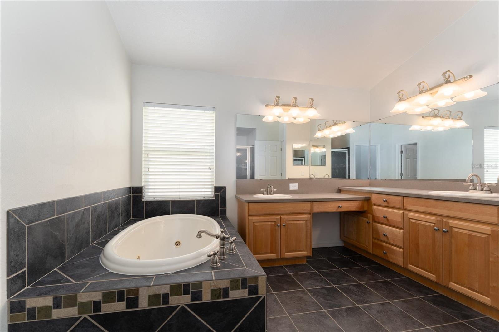 Image 17 of 82 For 6218 Bridgevista Drive
