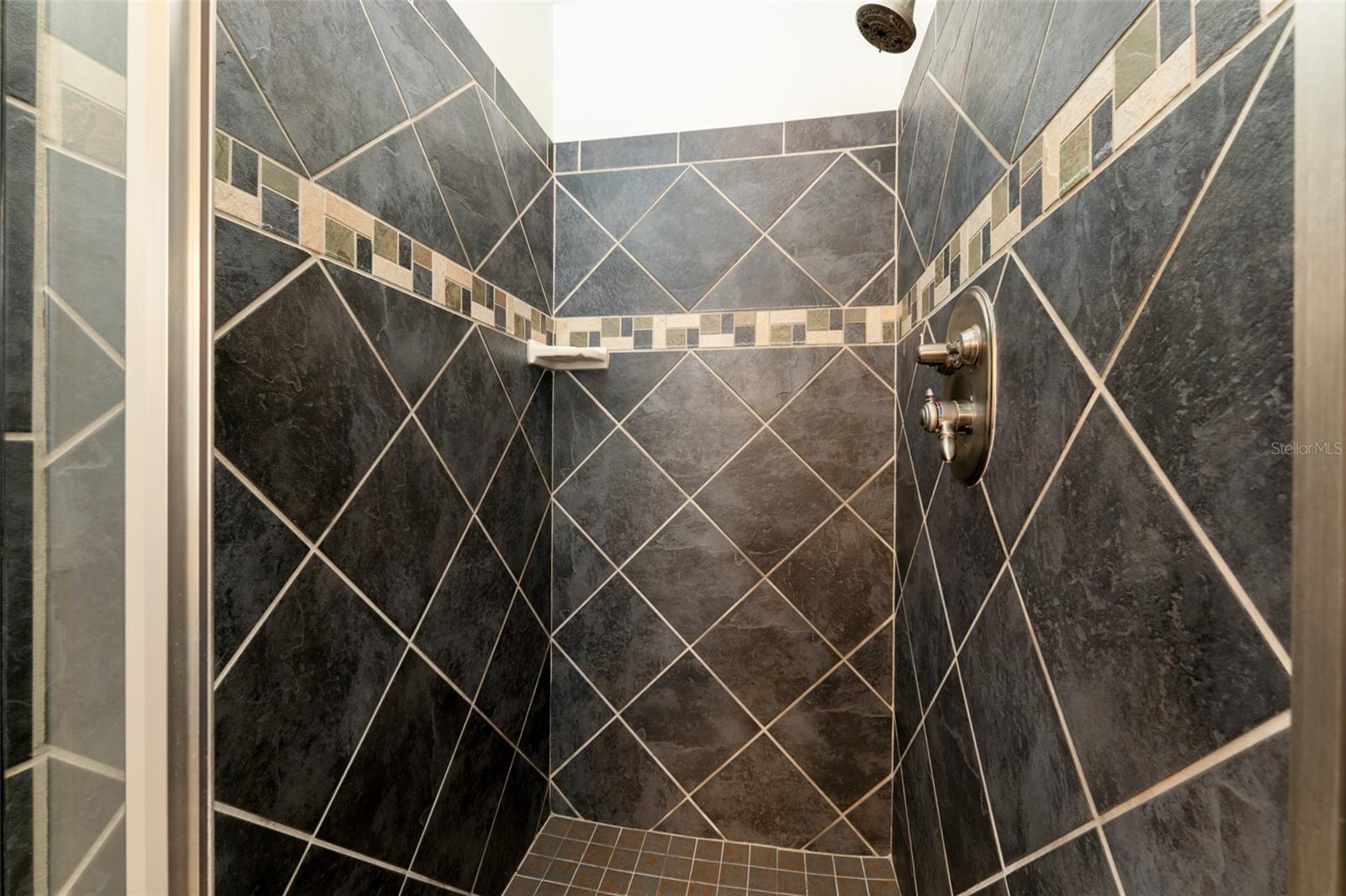 Image 18 of 82 For 6218 Bridgevista Drive