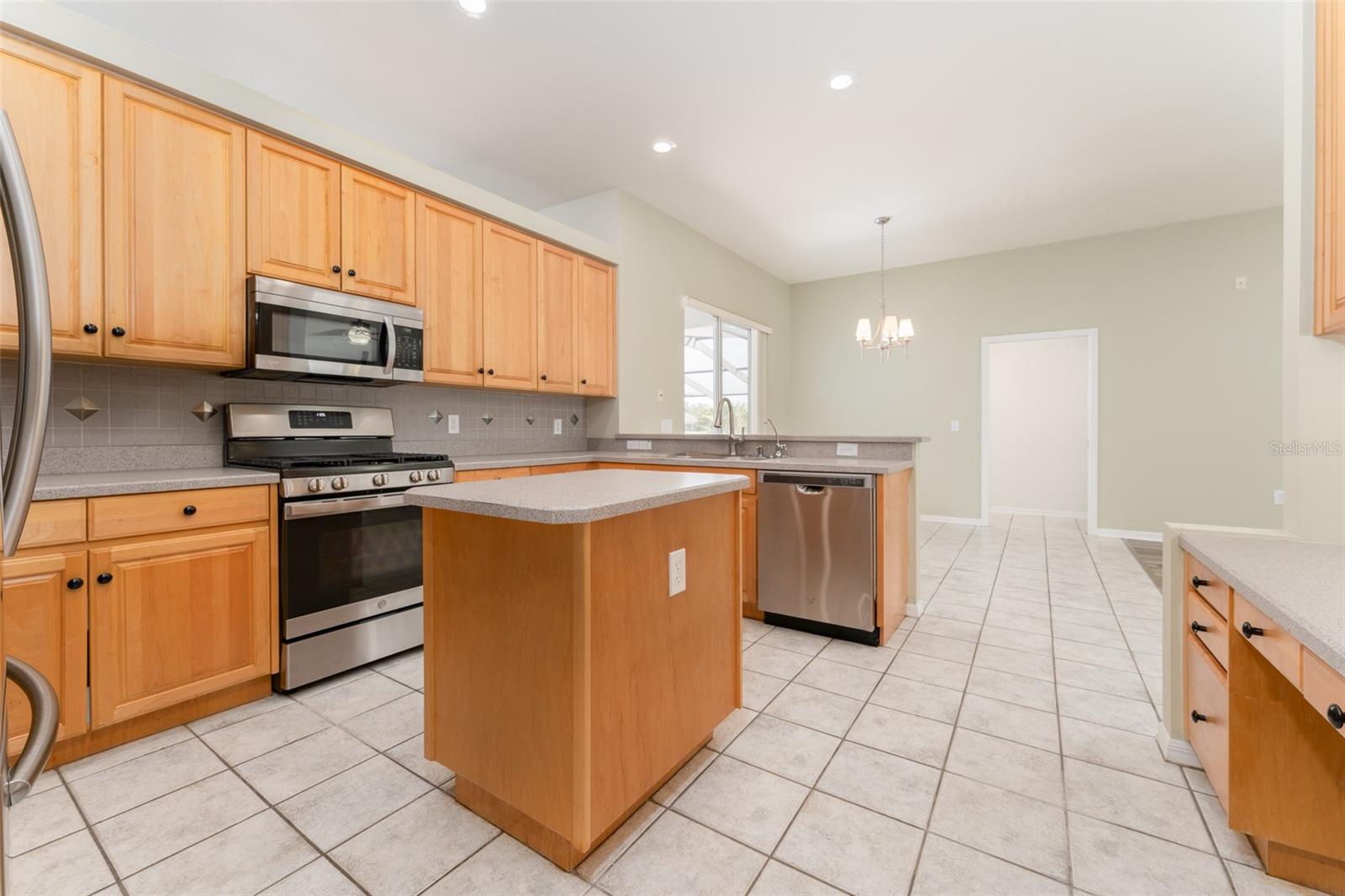 Image 27 of 82 For 6218 Bridgevista Drive