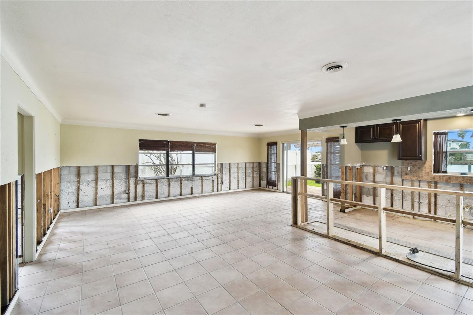 Image 23 of 74 For 11340 5th Street E