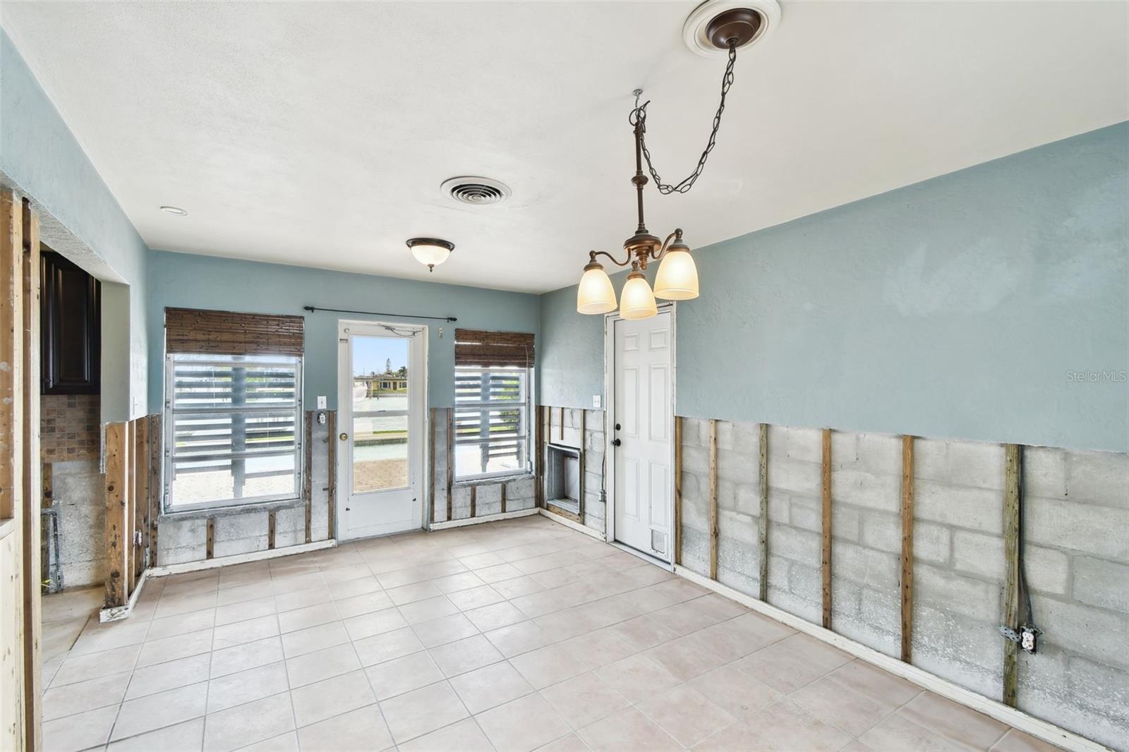 Image 28 of 74 For 11340 5th Street E