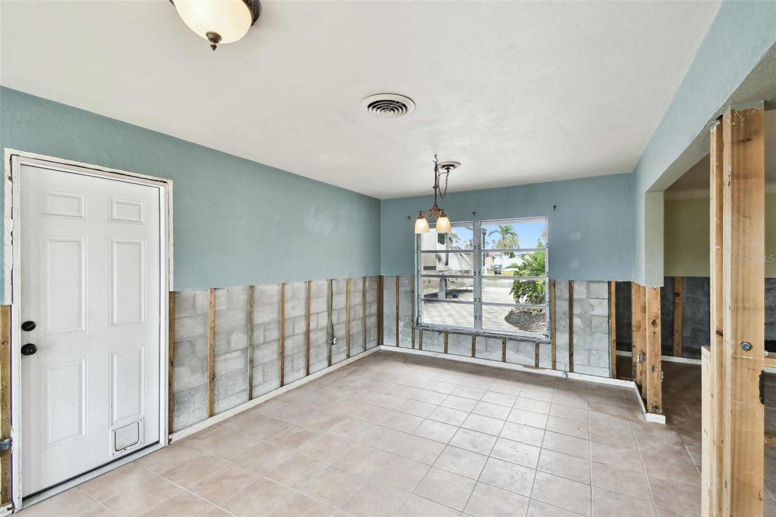 Image 31 of 74 For 11340 5th Street E