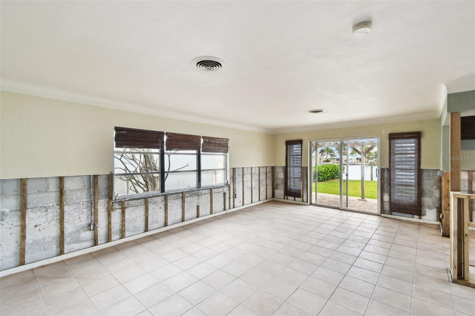 Image 40 of 74 For 11340 5th Street E