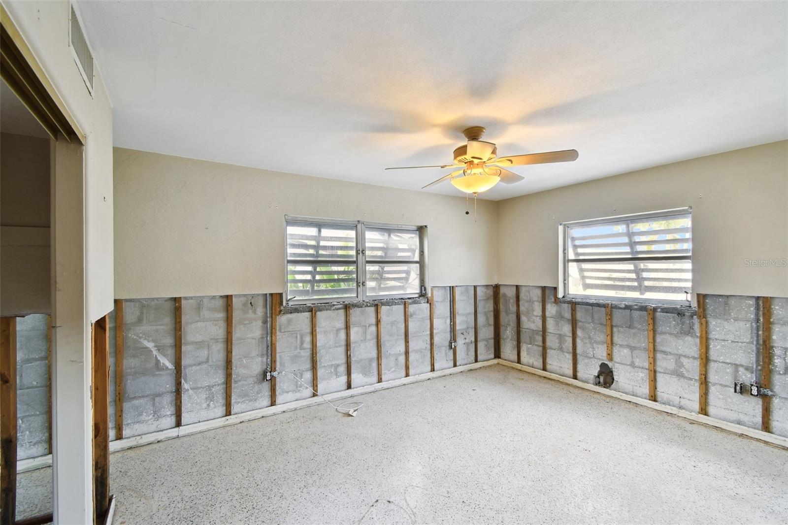 Image 53 of 74 For 11340 5th Street E