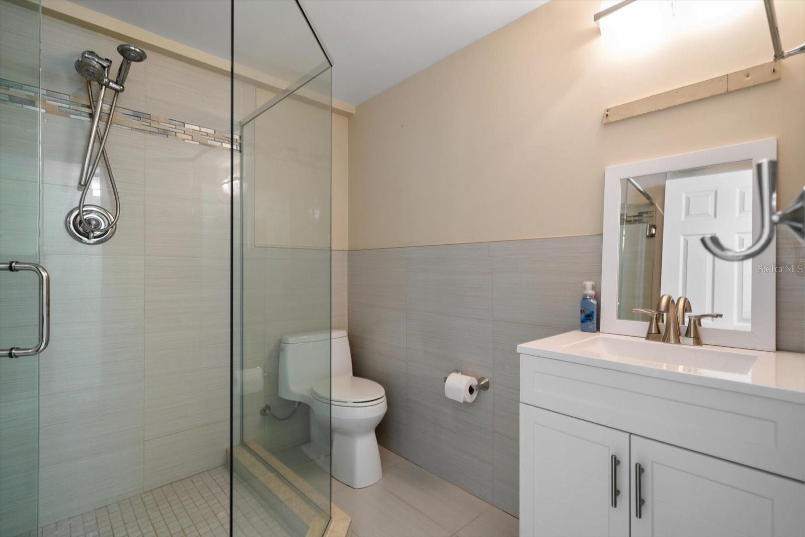 Image 2 of 35 For 2511 Bay Boulevard B
