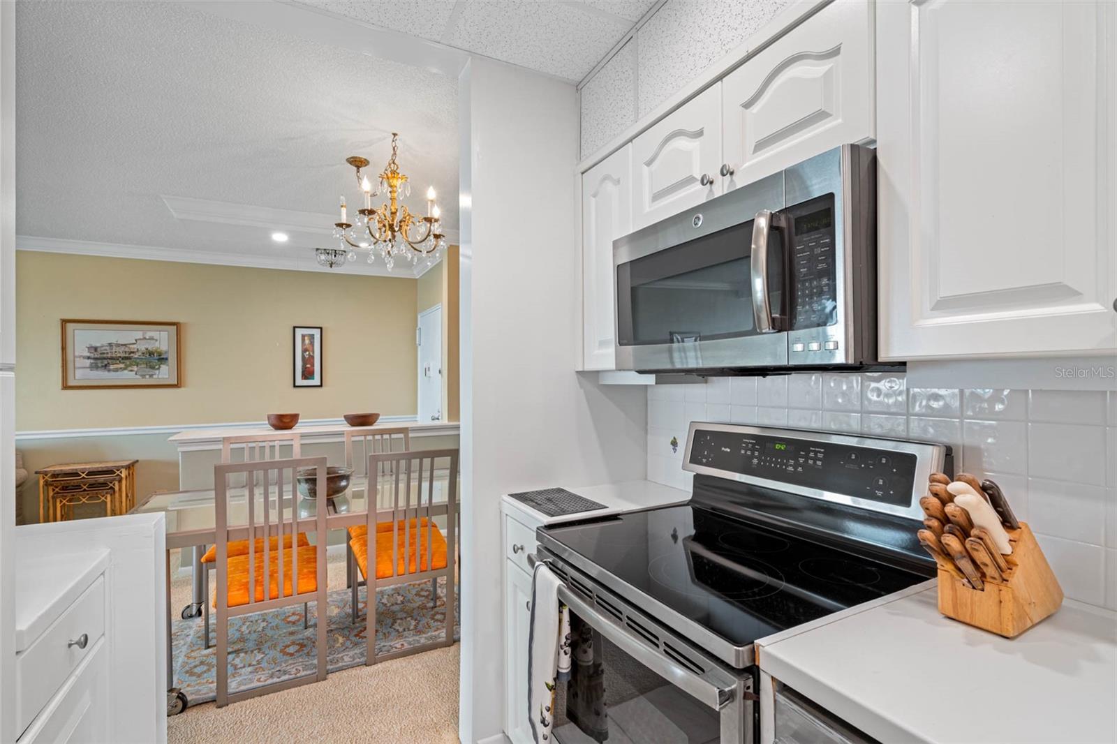 Image 13 of 60 For 31 Island Way 1507