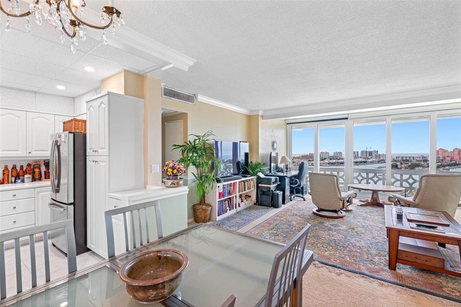 Image 18 of 60 For 31 Island Way 1507