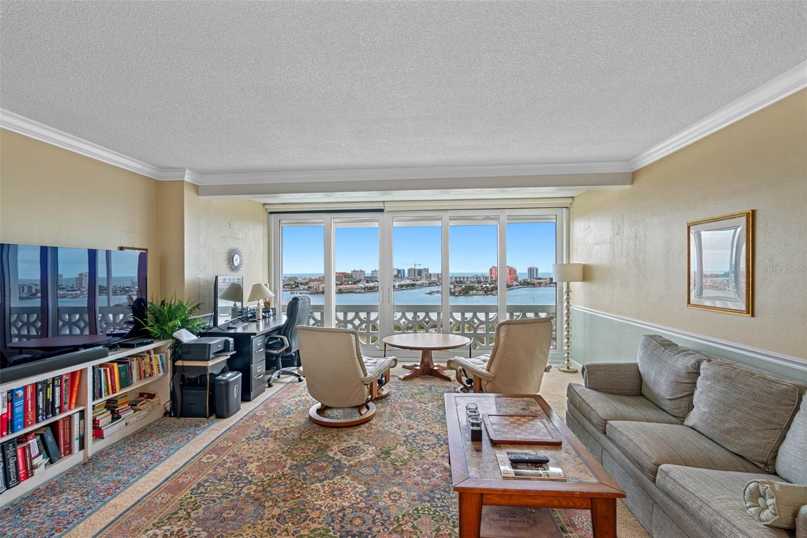 Image 19 of 60 For 31 Island Way 1507