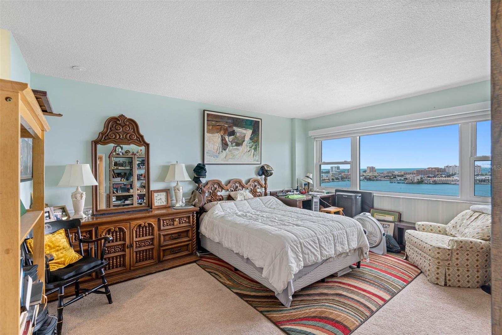 Image 22 of 60 For 31 Island Way 1507
