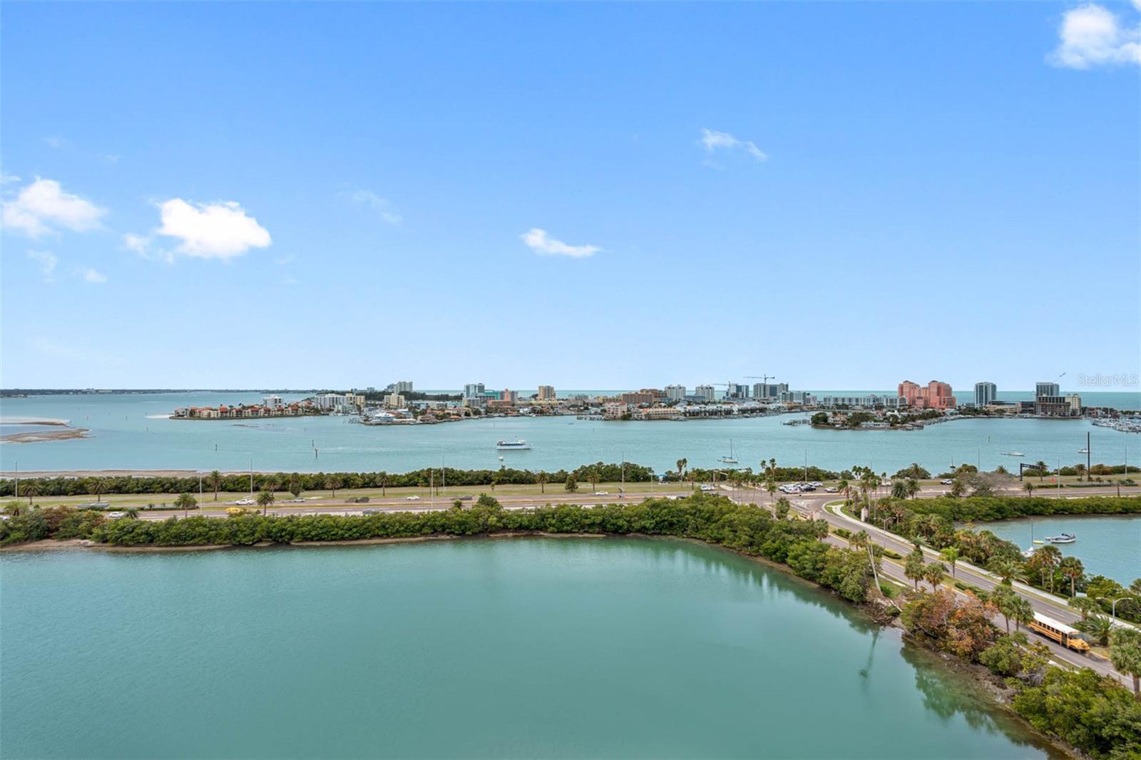 Image 31 of 60 For 31 Island Way 1507