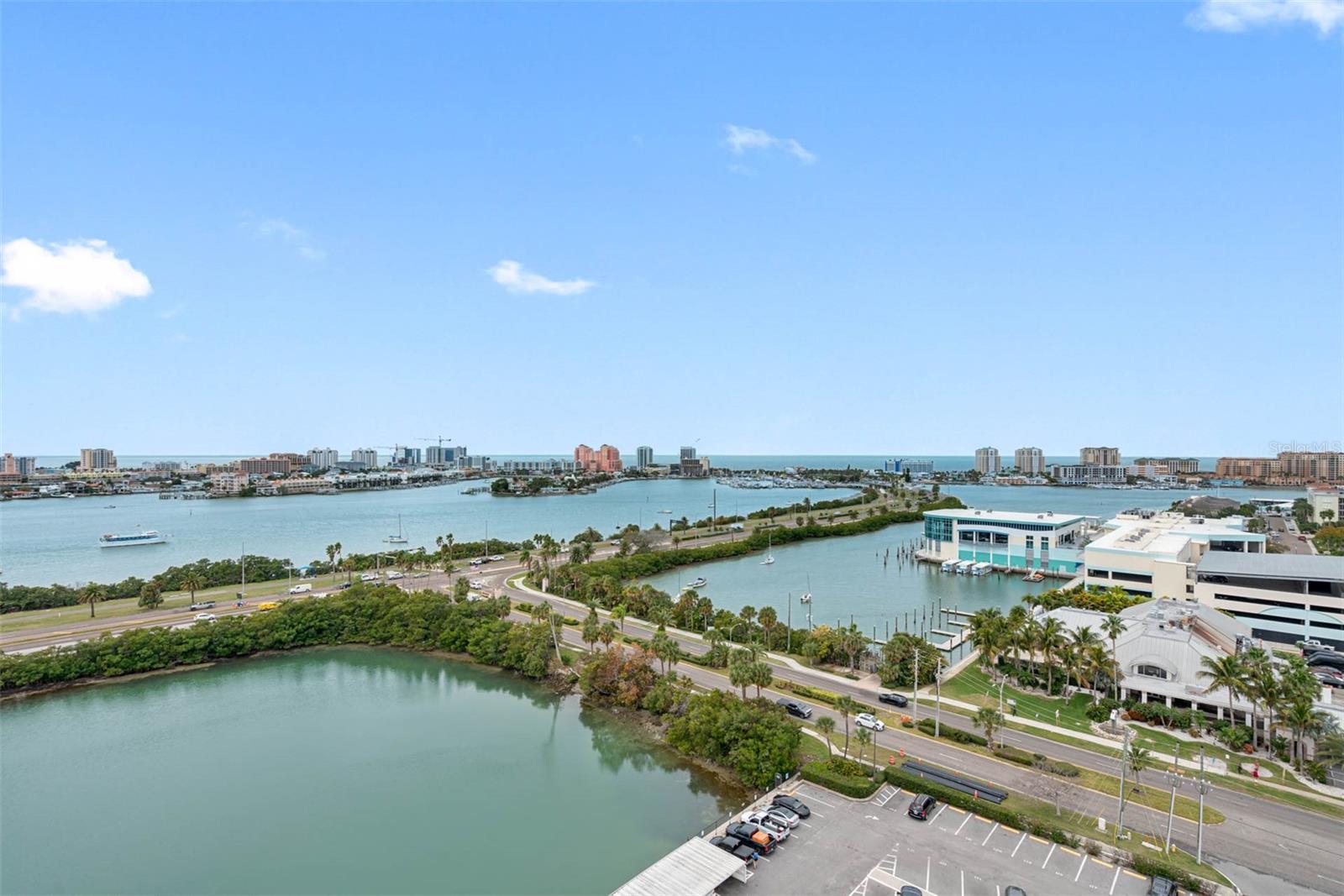Image 32 of 60 For 31 Island Way 1507