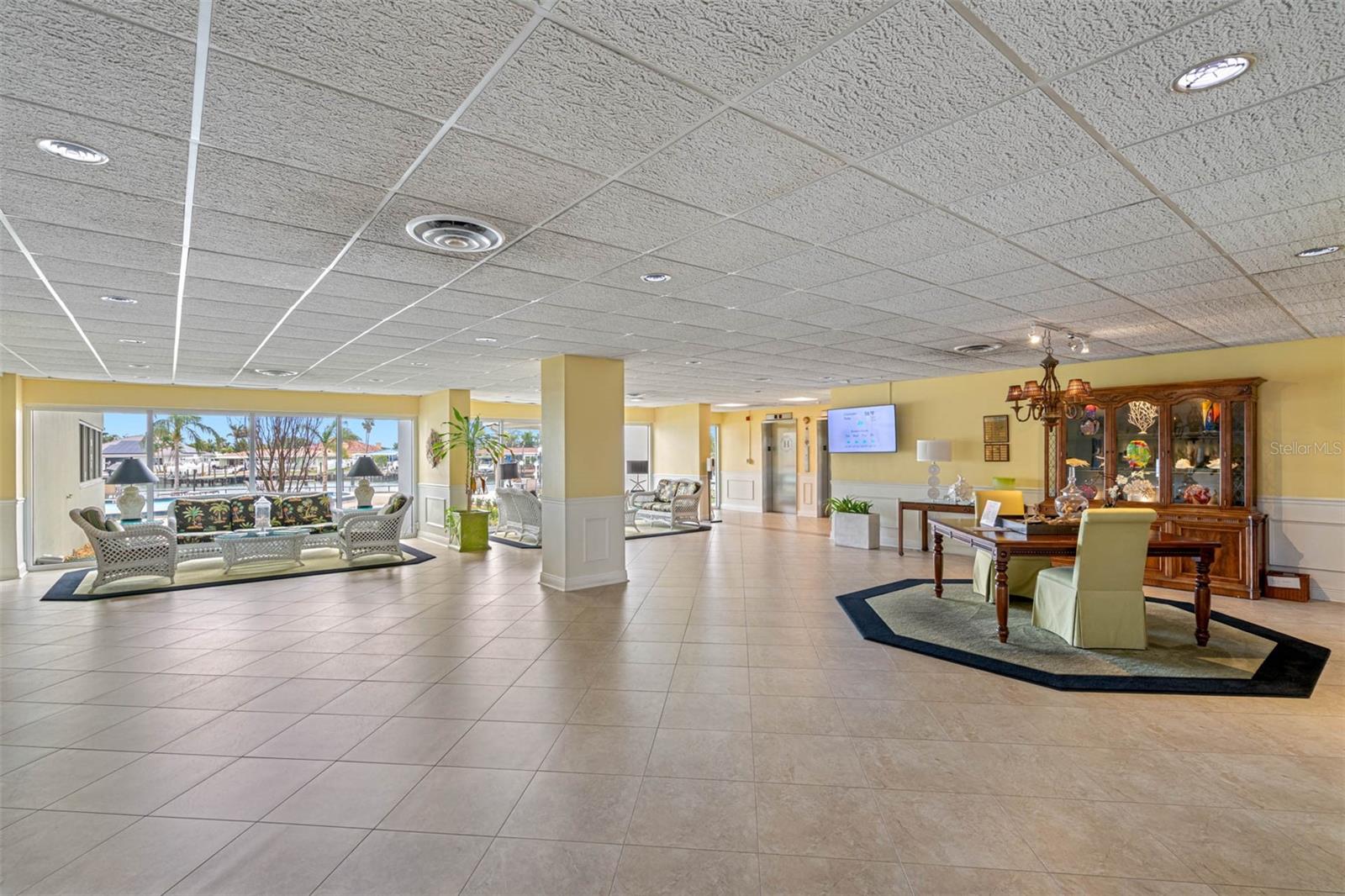 Image 36 of 60 For 31 Island Way 1507