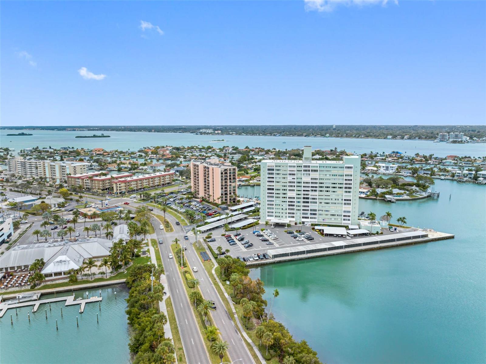Image 39 of 60 For 31 Island Way 1507