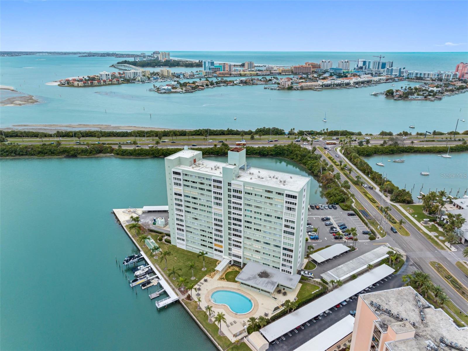 Image 47 of 60 For 31 Island Way 1507