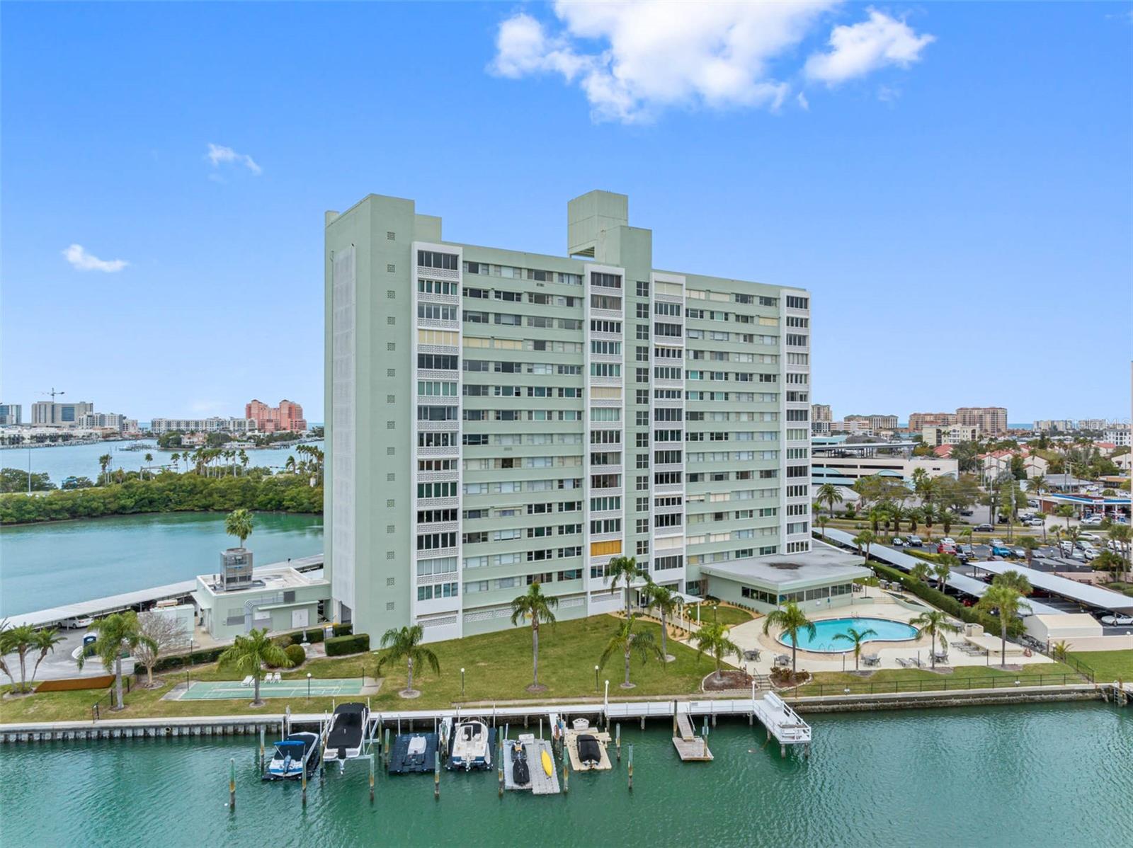 Image 55 of 60 For 31 Island Way 1507