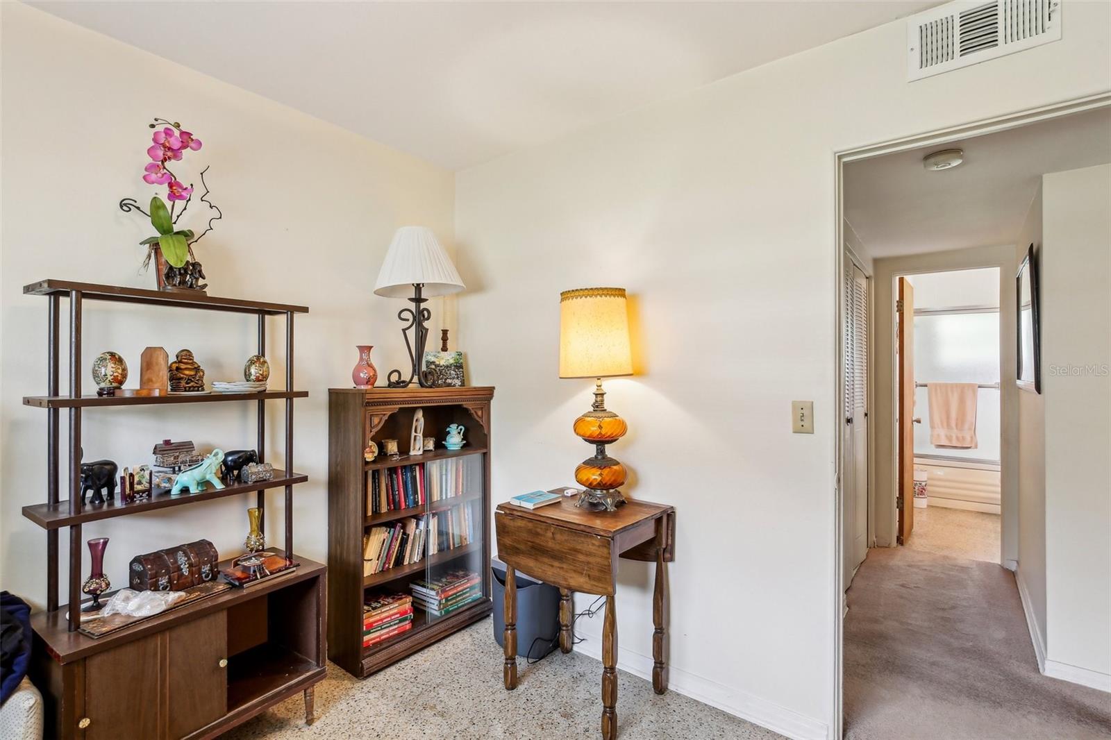 Listing photo id 19 for 403 Westbrook Avenue