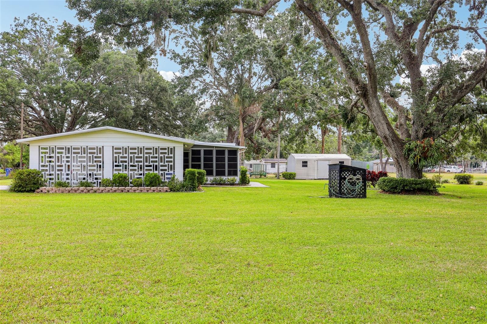 Listing photo id 37 for 403 Westbrook Avenue