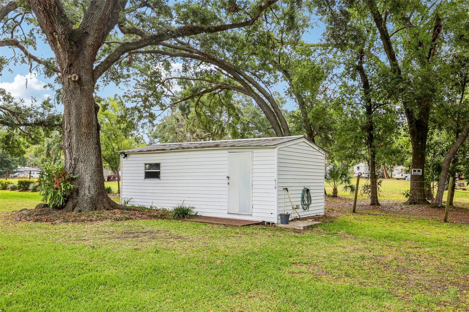 Listing photo id 38 for 403 Westbrook Avenue