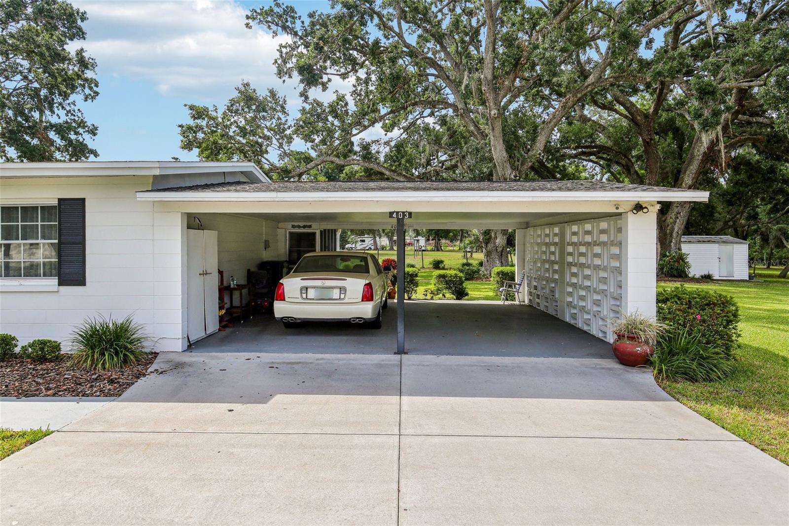 Listing photo id 3 for 403 Westbrook Avenue