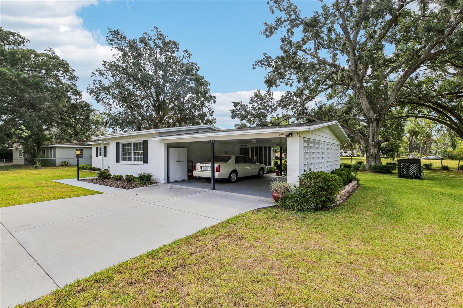Listing photo id 4 for 403 Westbrook Avenue