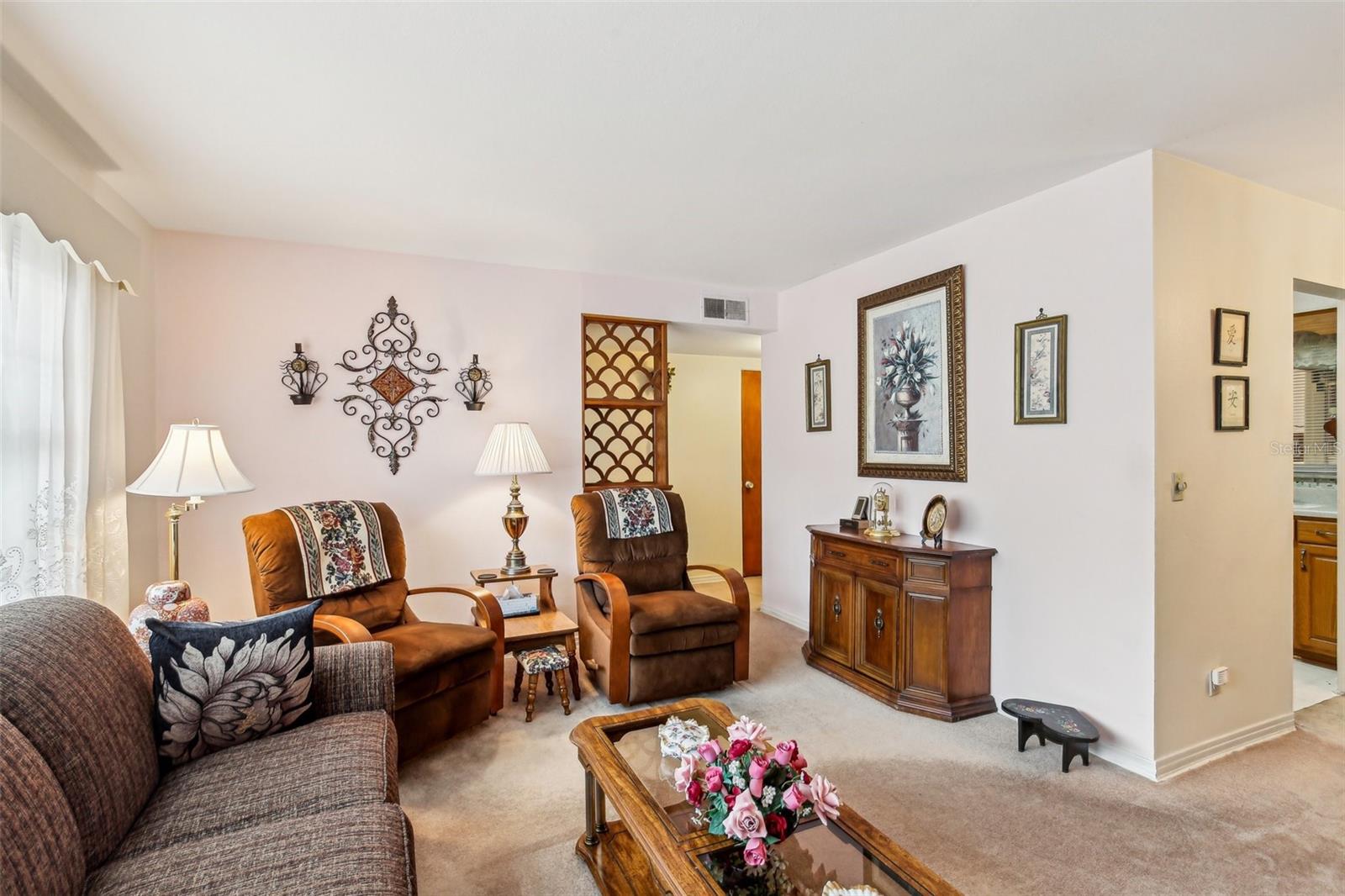 Listing photo id 6 for 403 Westbrook Avenue