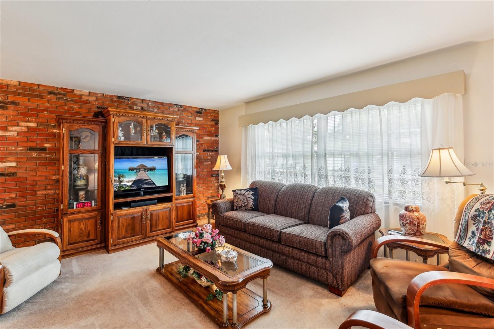 Listing photo id 7 for 403 Westbrook Avenue