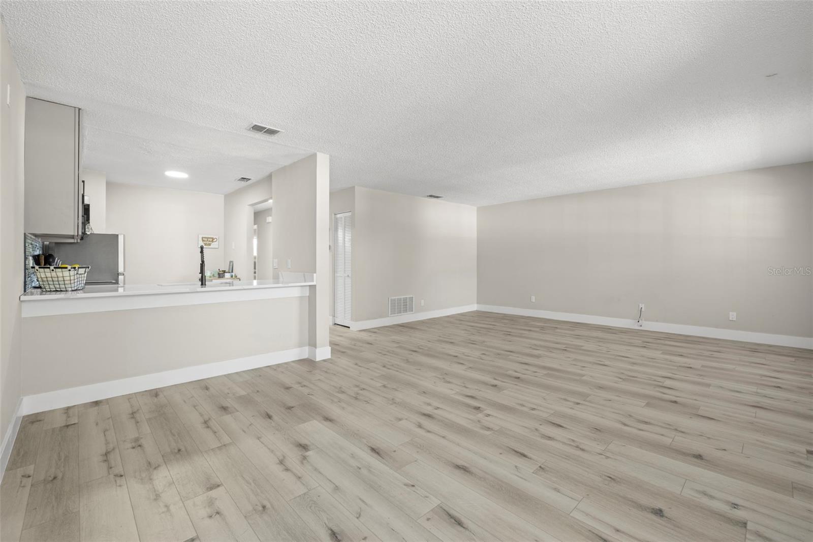 Image 6 of 30 For 13250 Ridge Road 4b3
