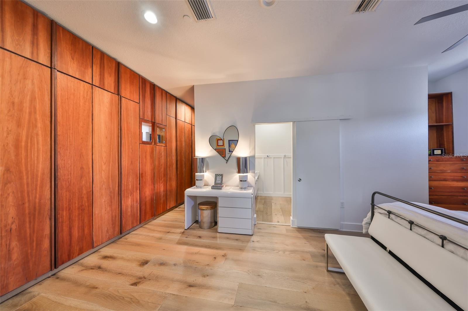 Image 24 of 39 For 3012 Barcelona Street 7