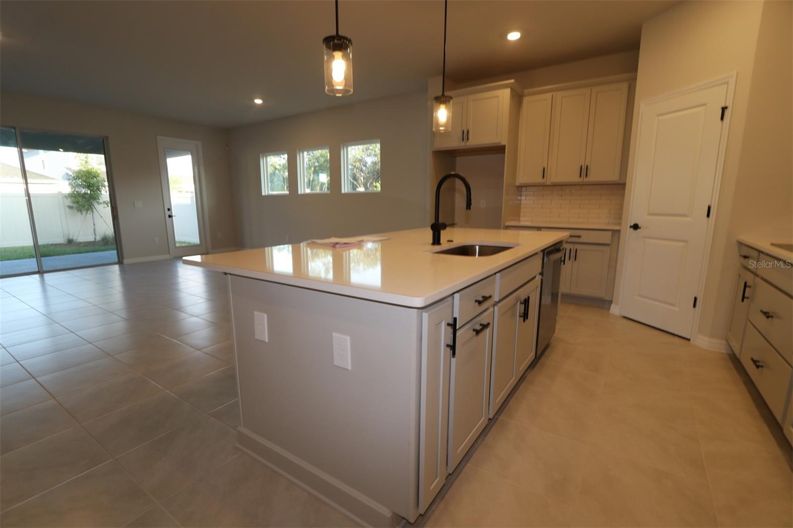 Image 7 of 39 For 6051 Sacred Oak Avenue