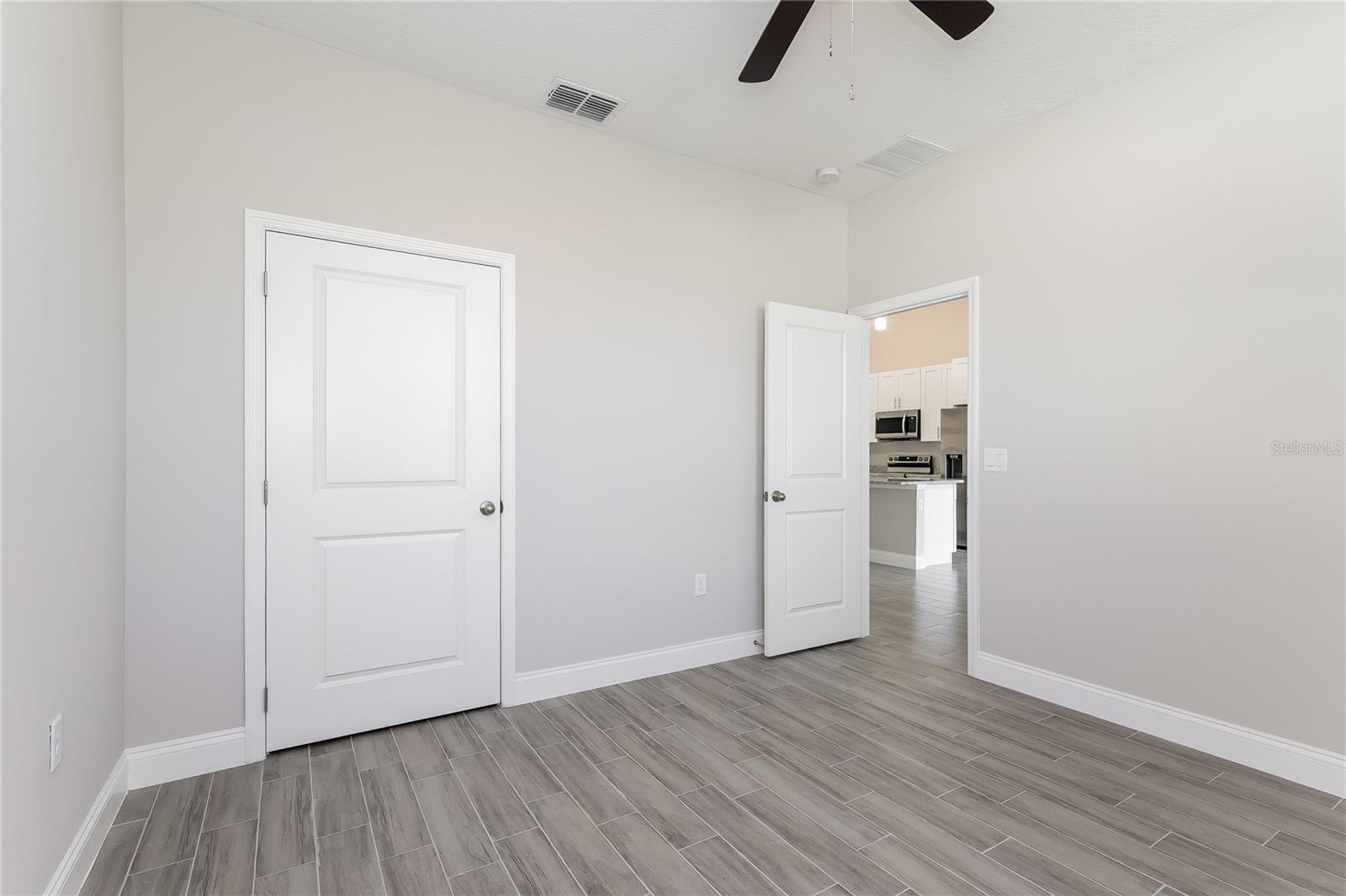 Image 13 of 15 For 920 Derbyshire Drive