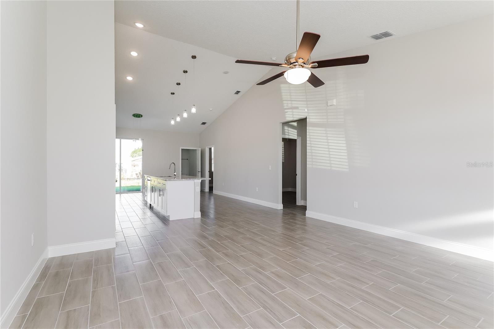 Image 3 of 15 For 920 Derbyshire Drive
