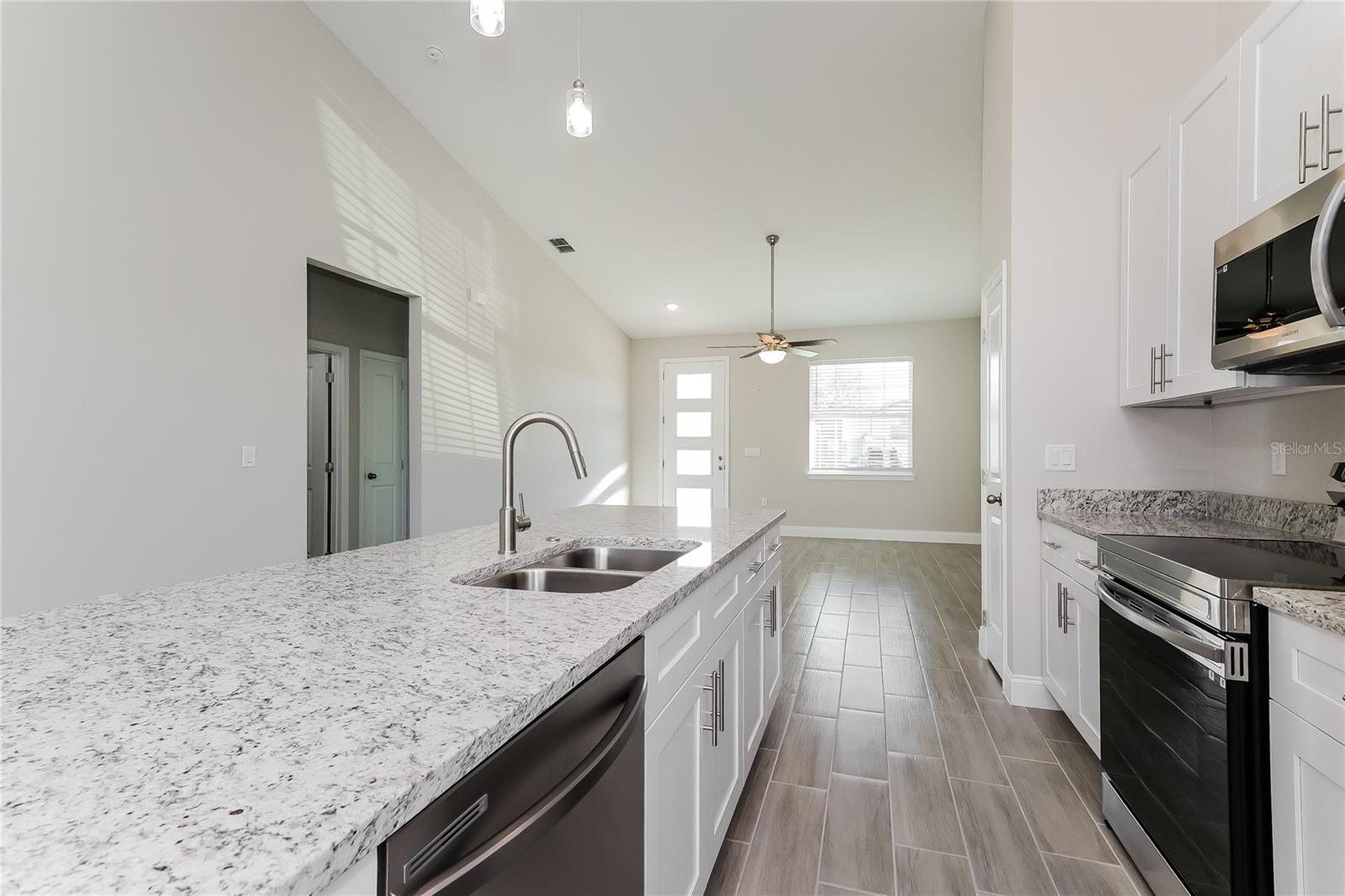 Image 6 of 15 For 920 Derbyshire Drive