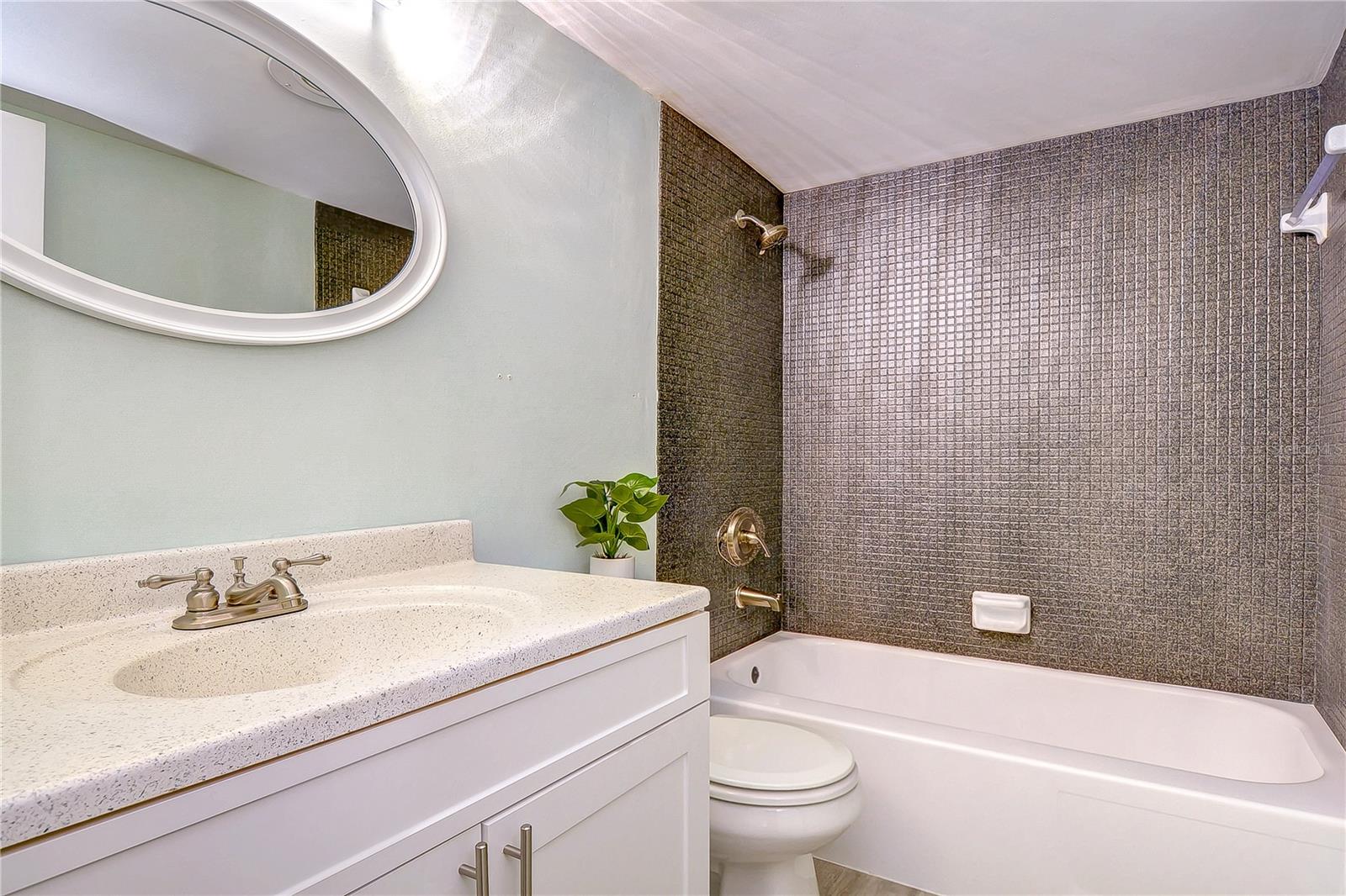 Image 21 of 35 For 1515 Bayshore Boulevard 18