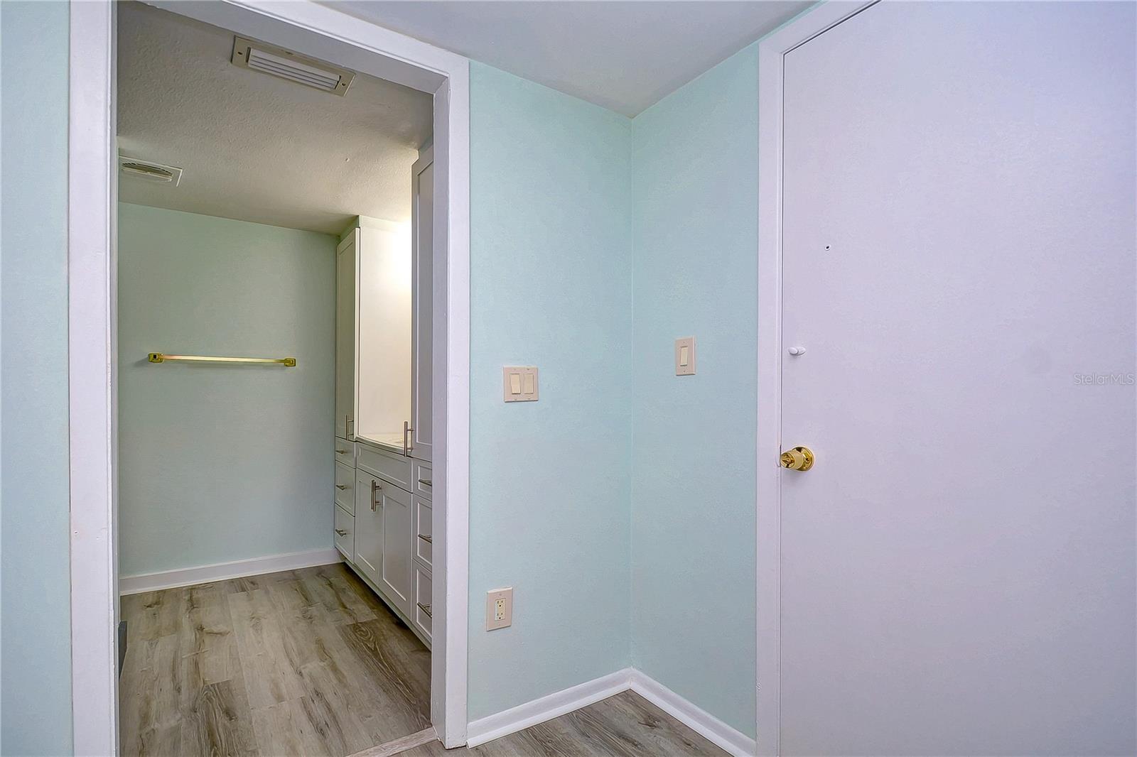 Image 22 of 35 For 1515 Bayshore Boulevard 18