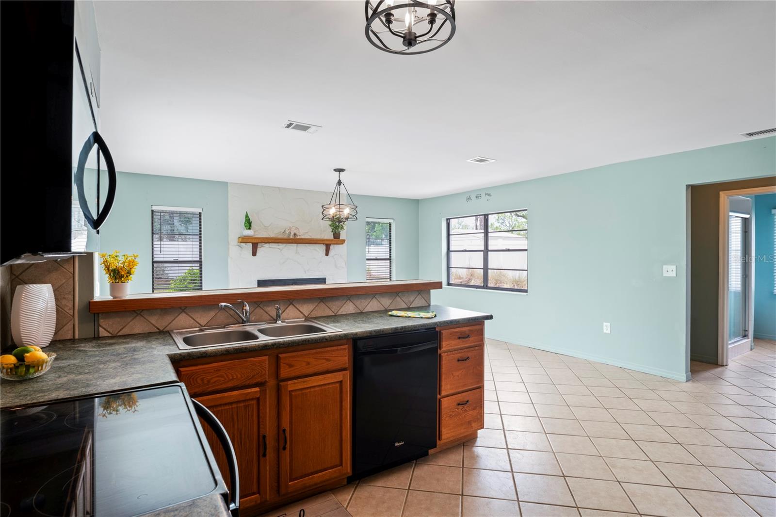 Image 15 of 42 For 3353 Montano Avenue