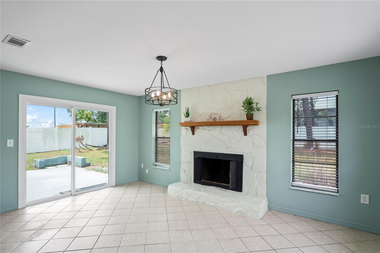 Image 18 of 42 For 3353 Montano Avenue