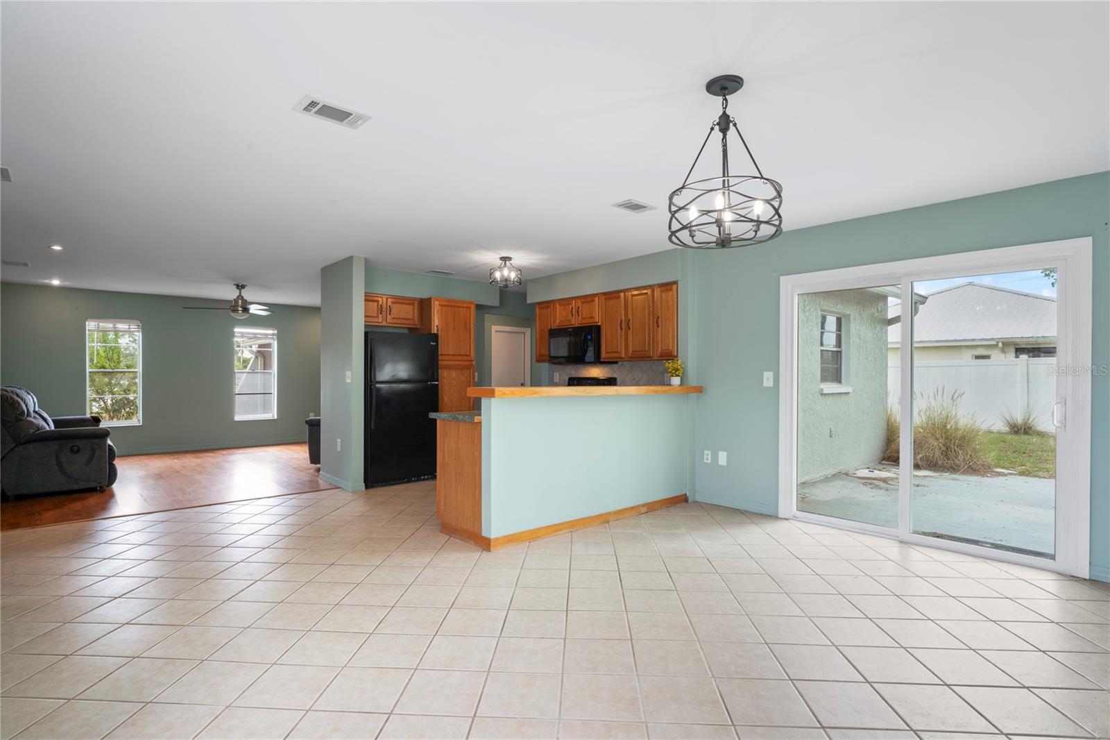 Image 20 of 42 For 3353 Montano Avenue