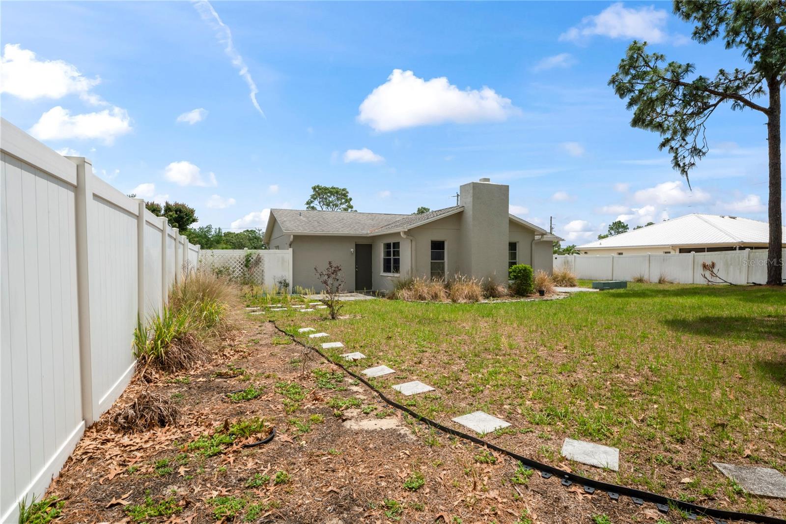 Image 37 of 42 For 3353 Montano Avenue
